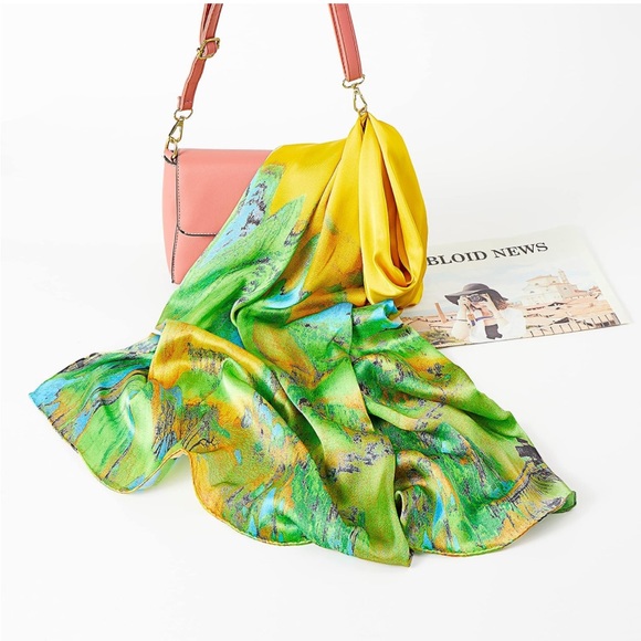 Women’s silk scarf - Picture 2 of 11